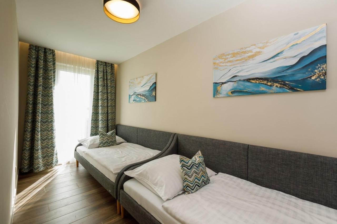 Royal Cafe Apartman Keszthely Exterior foto